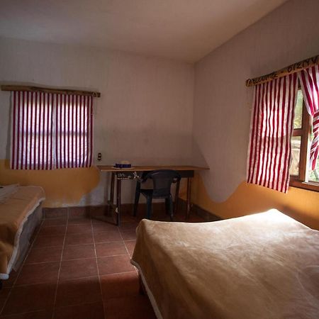 Hostal Checruz, Todos Santos Cuchumatan Уеуетенанго Екстериор снимка